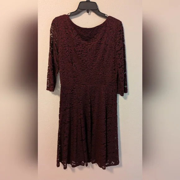 Sandra Darren Elegant Lace Burgundy Dress - Picture 2 of 5